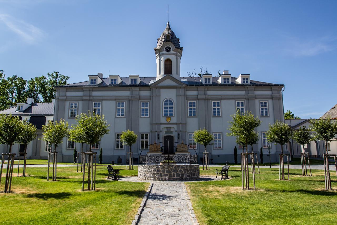 Hotel Panství Dlouhá Lhota Exterior foto